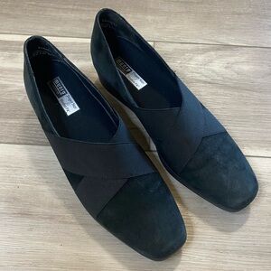 𝅺munro Women’s Loafer